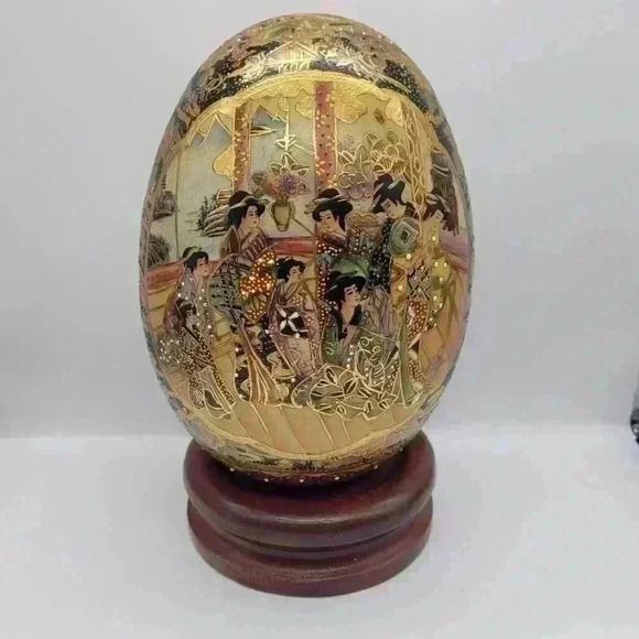 Beautiful Large Porcelain Satsuma Stamped Egg, Wooden stand Geisha Gilt Paint - Picture 1 of 13